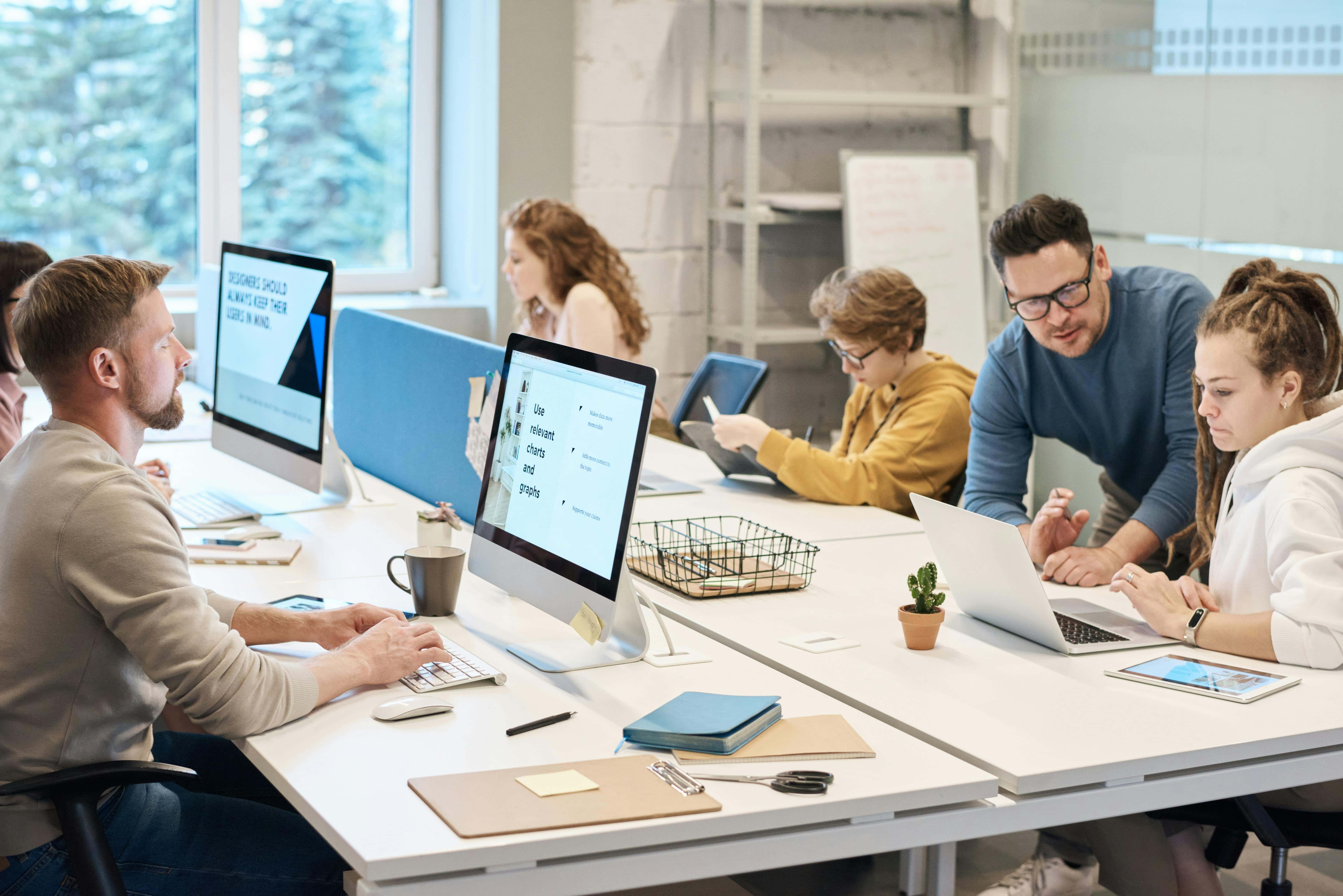 Nützliches Möbelzubehör für das Büro